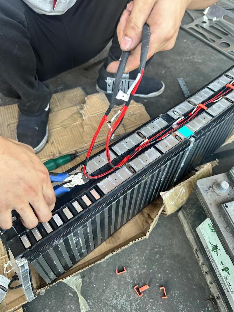 新能源汽车维修均衡保养